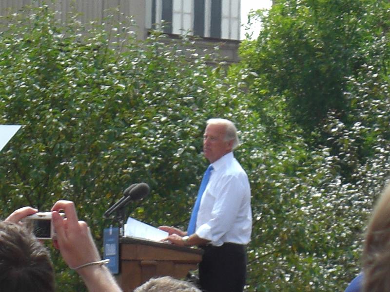 Obama and Biden in Springfield IL 020.jpg